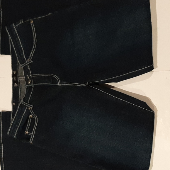 NWOT Women's Tru Luxe Embossed Jeans Size 31/33 12 - Picture 1 of 14